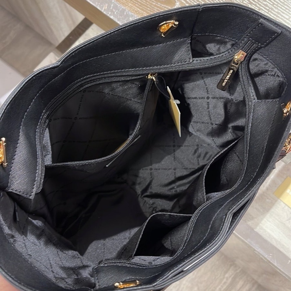 MICHAEL KORS LARGE X CHAIN LOGO SHOULDER BAG - Picture 4 of 16